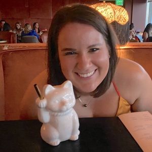 Meet your Posher, Whitney